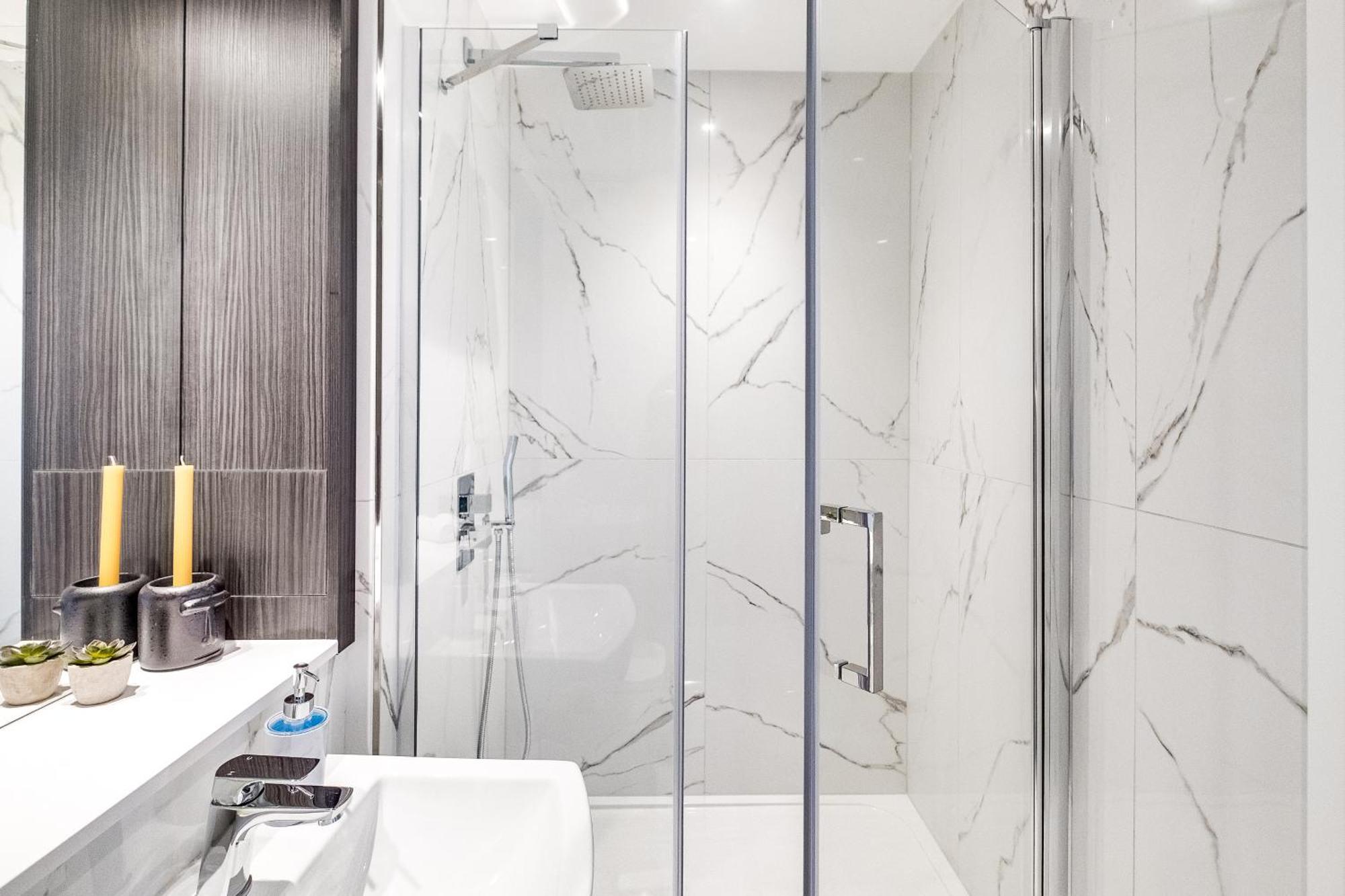 Pluxa Nero Deluxe - Bliss 2bath, Walk To Transit Апартаменты